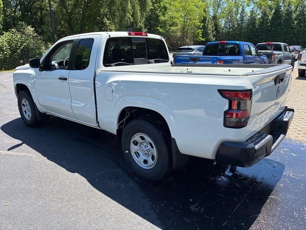 New 2026 Glacier White Nissan King Cab® S image 5