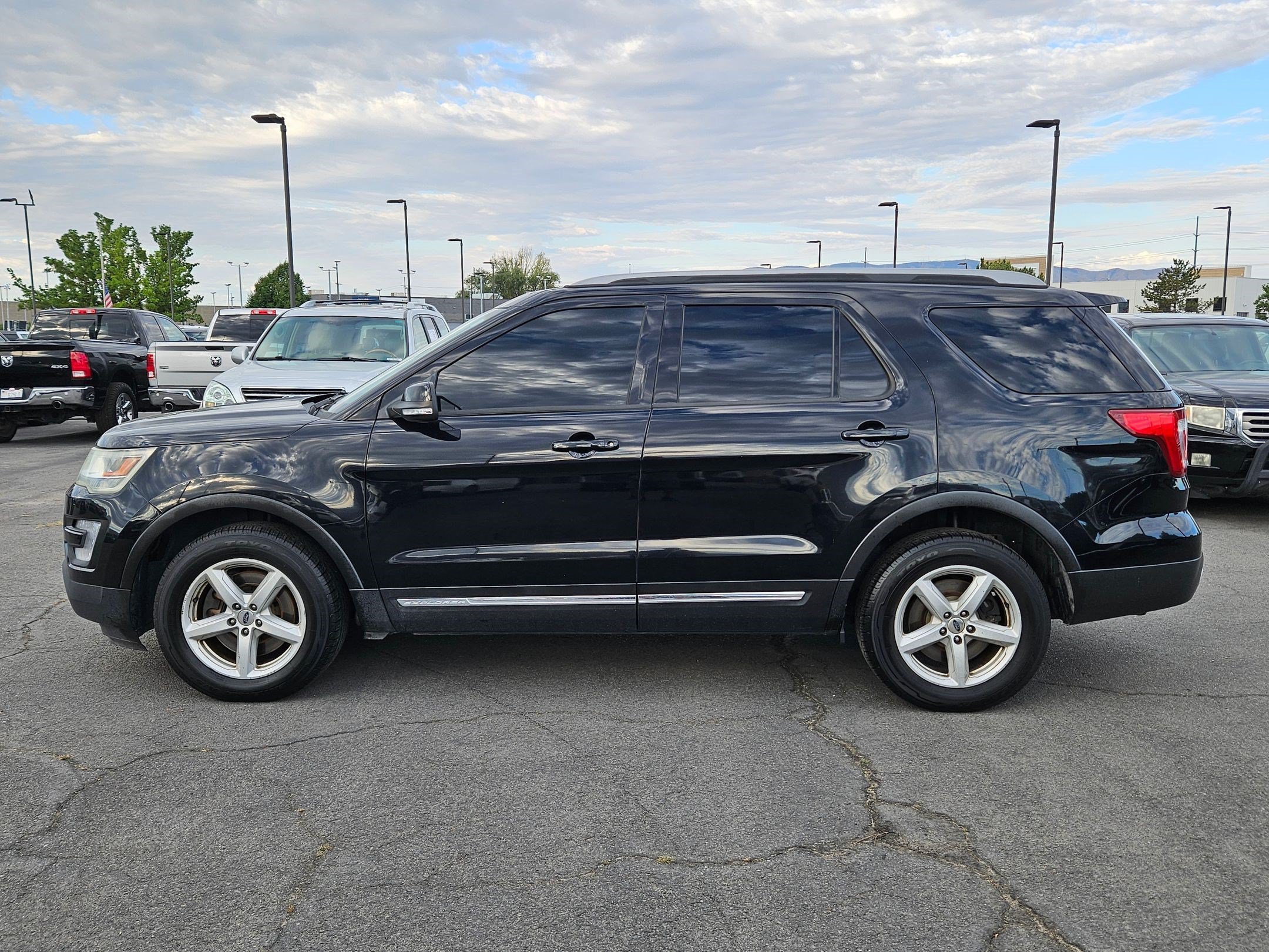 Used 2017 Shadow Black Ford XLT image 7
