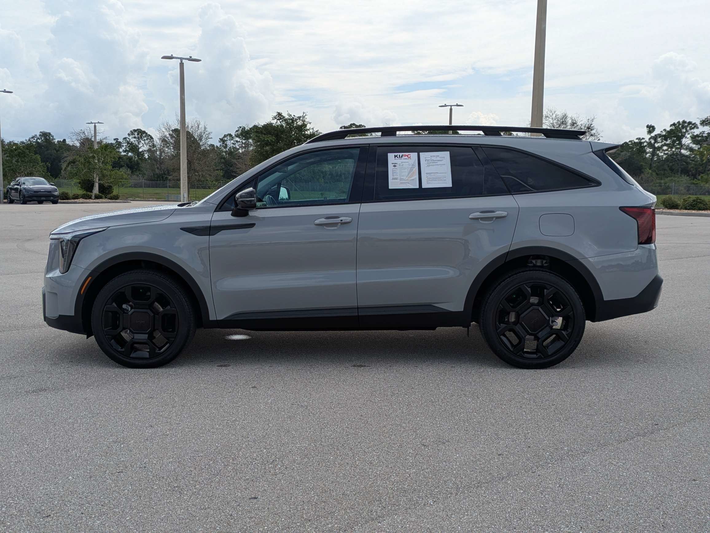 Certified Used 2025 Wolf Gray Kia X-Line EX image 9