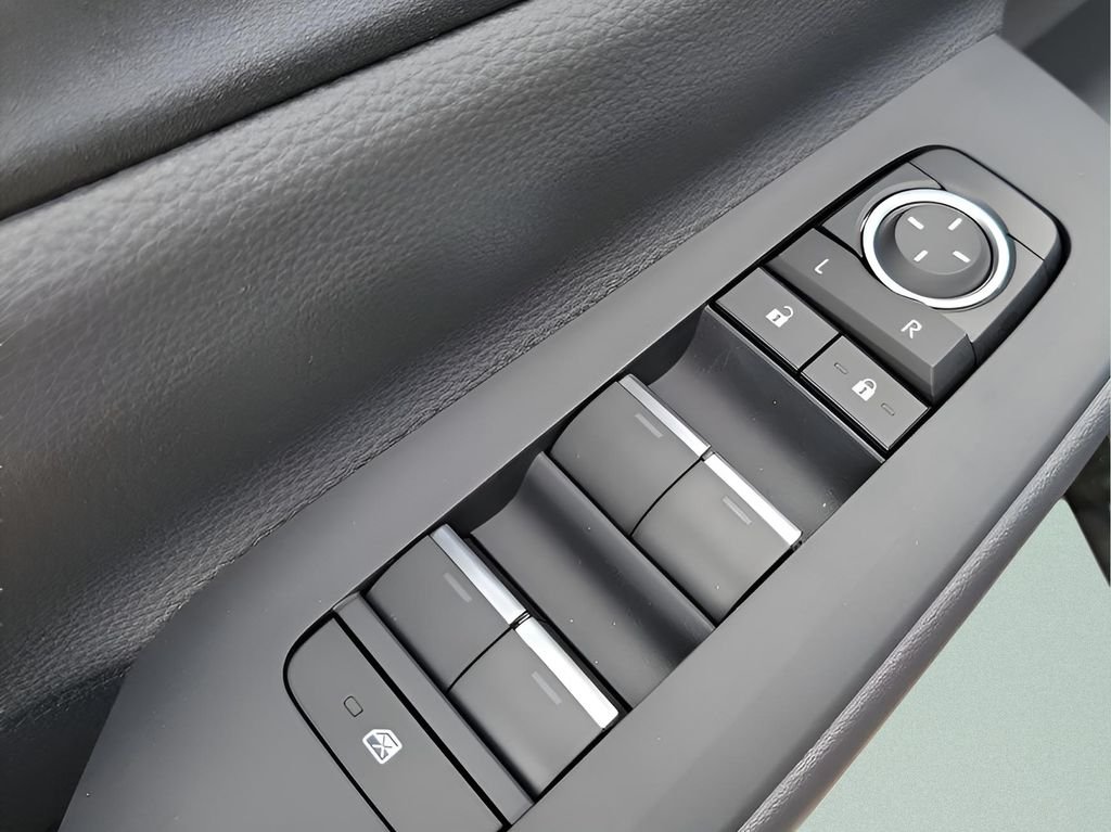 2026 Toyota Prius Plug-in Hybrid XSE Premium - Photo 29