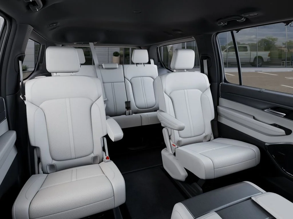 New 2026 Fathom Blue Pearl-Coat Exterior Paint (Late Availability) Jeep Limited Altitude image 15
