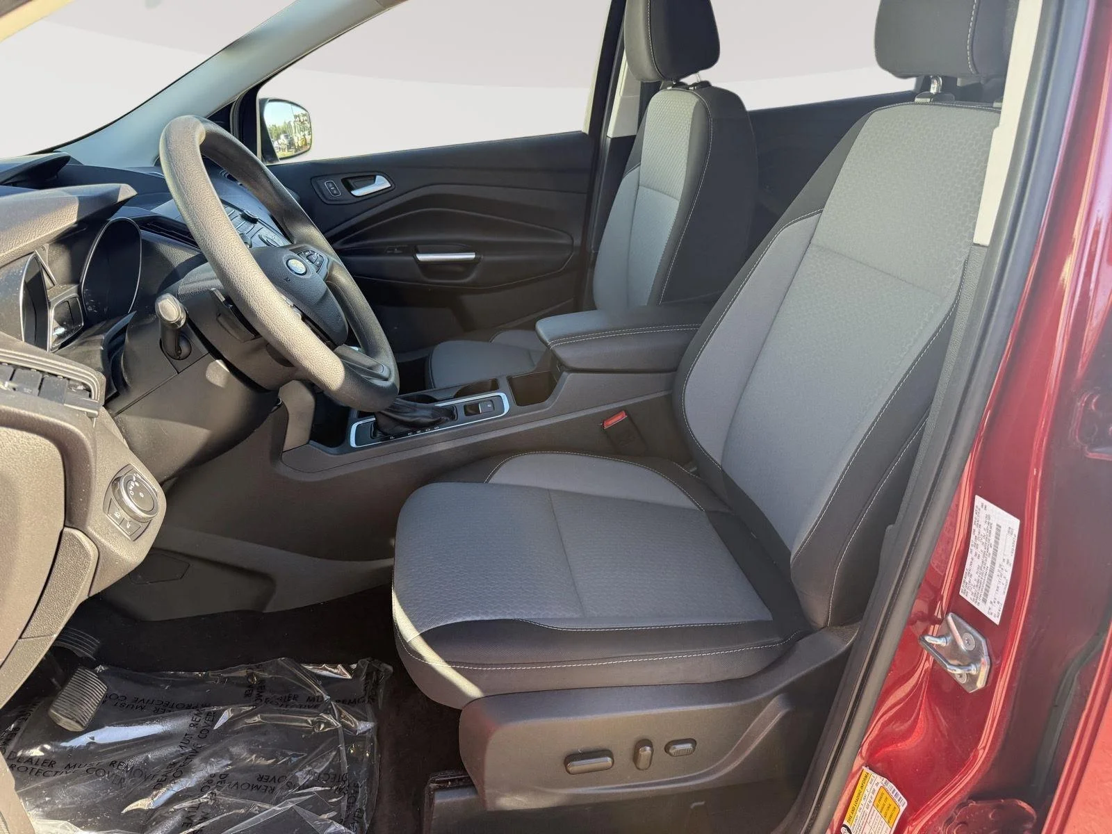 Used 2017 Ruby Red Metallic Tinted Clearcoat Ford SE image 12