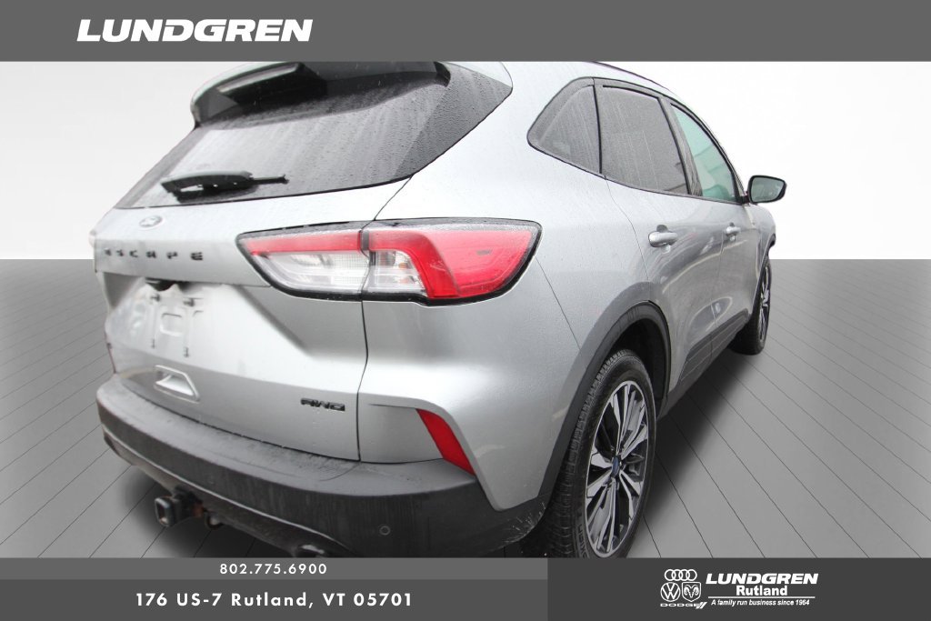 Used 2022 Silver Ford SEL image 4