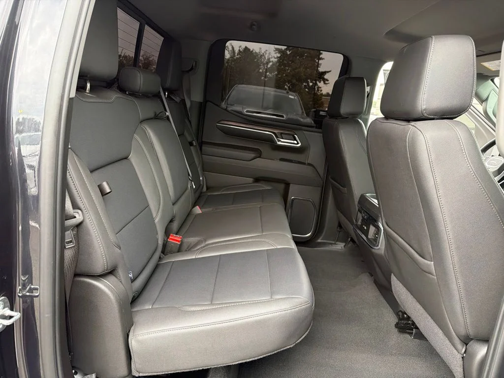 Used 2024 Silver GMC SLT image 20
