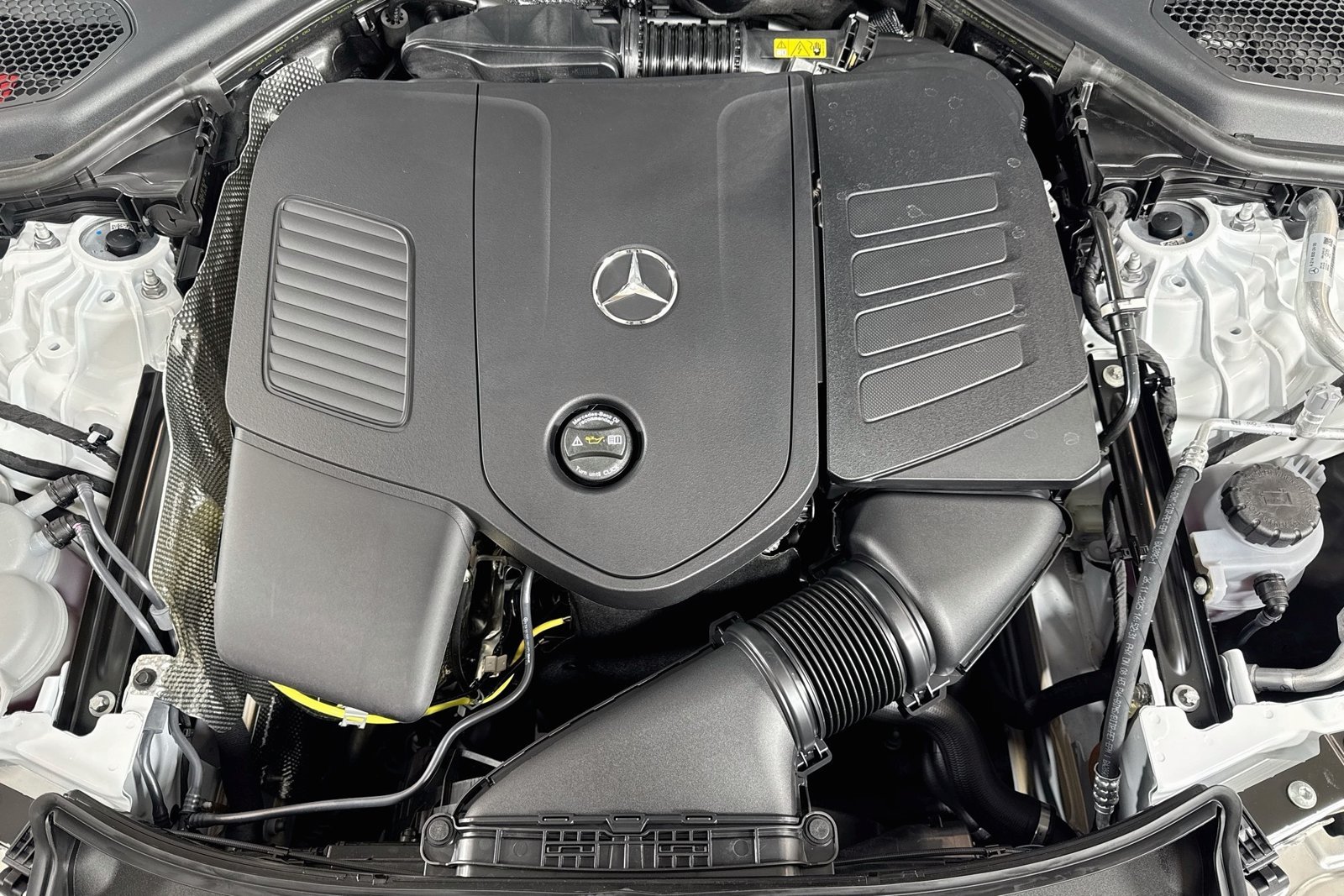 New 2026 MANUFAKTUR Moonlight White Metallic Mercedes-Benz E 350 image 28