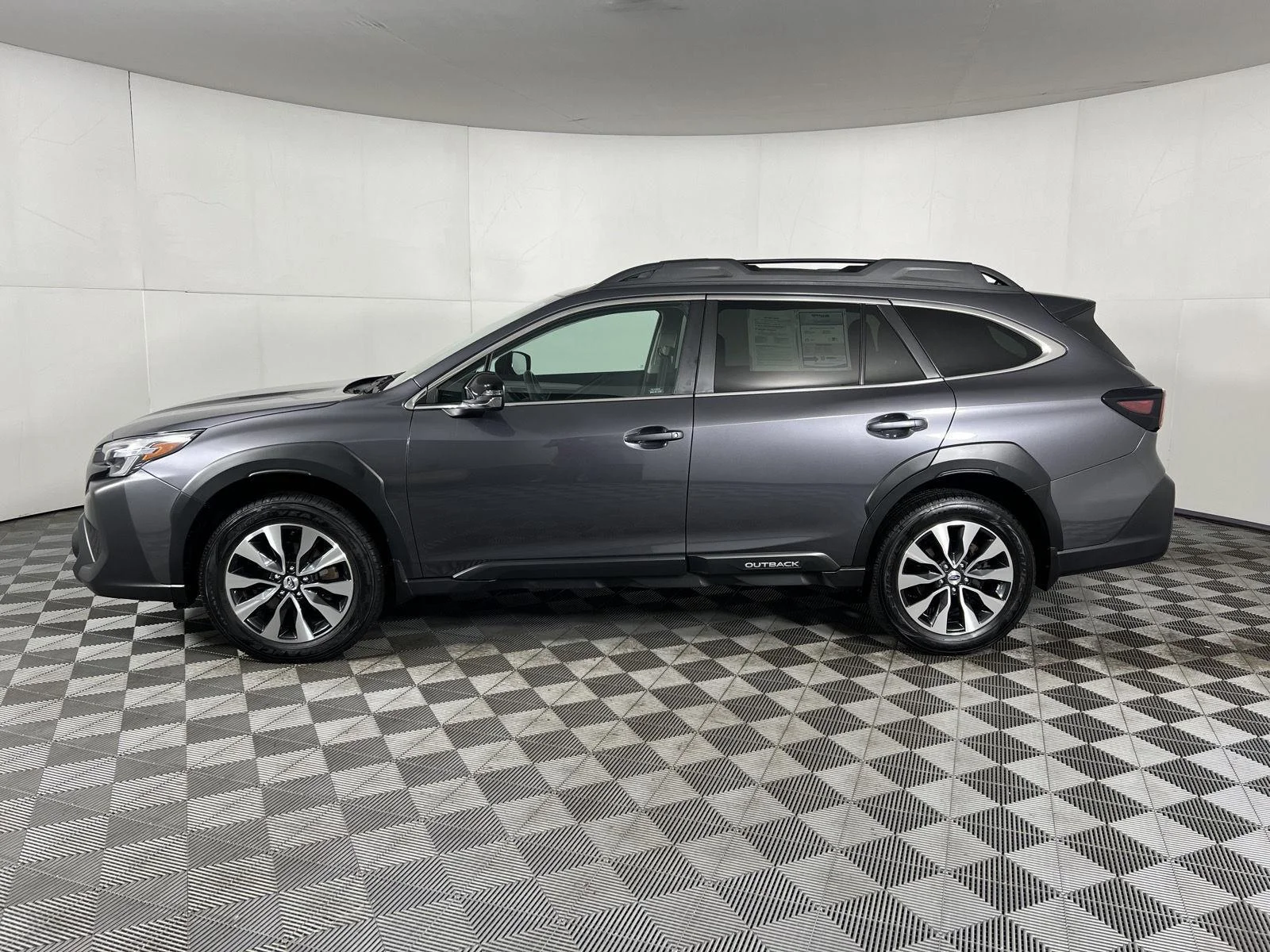 Used 2025 Magnetite Gray Metallic Subaru Limited image 20