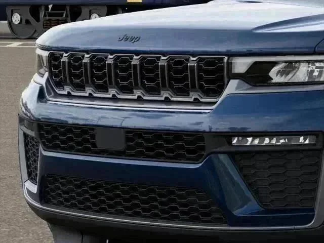 New 2027 Fathom Blue Pearl-Coat Paint Jeep Limited image 19