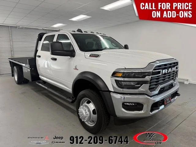 New 2026 Bright White Clear-Coat Exterior Paint RAM Tradesman image 3