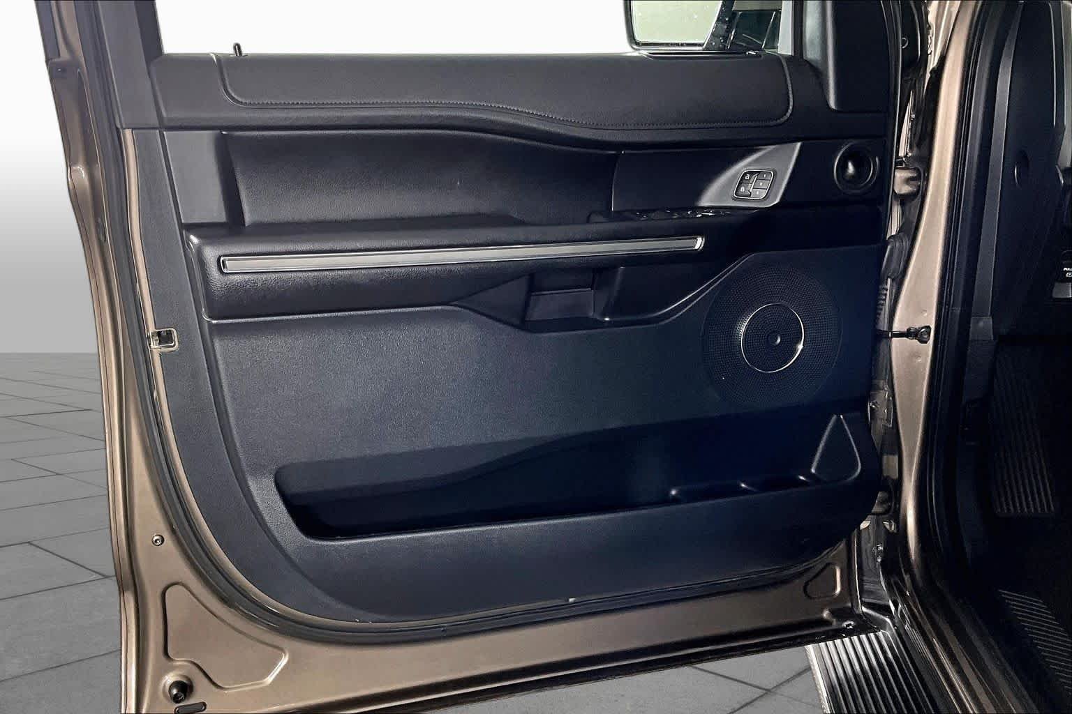 Used 2019 Stone Gray Metallic Ford XLT image 41