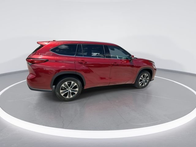2022 Toyota Highlander XLE - Photo 8