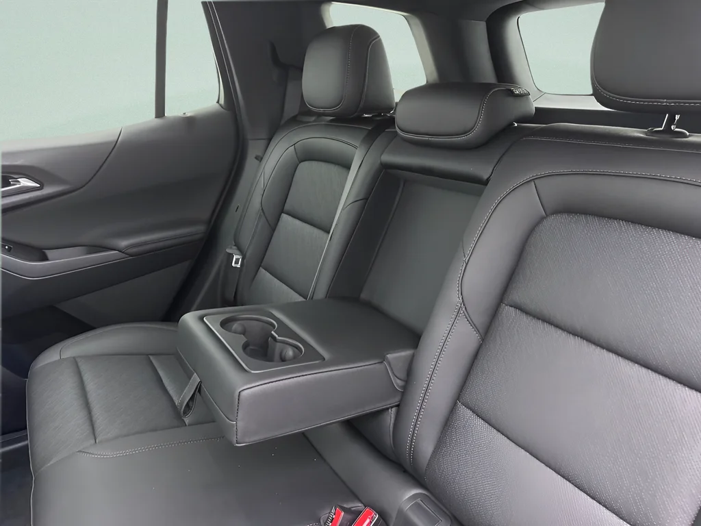 Used 2025 Lakeshore Blue Chevrolet LT image 28