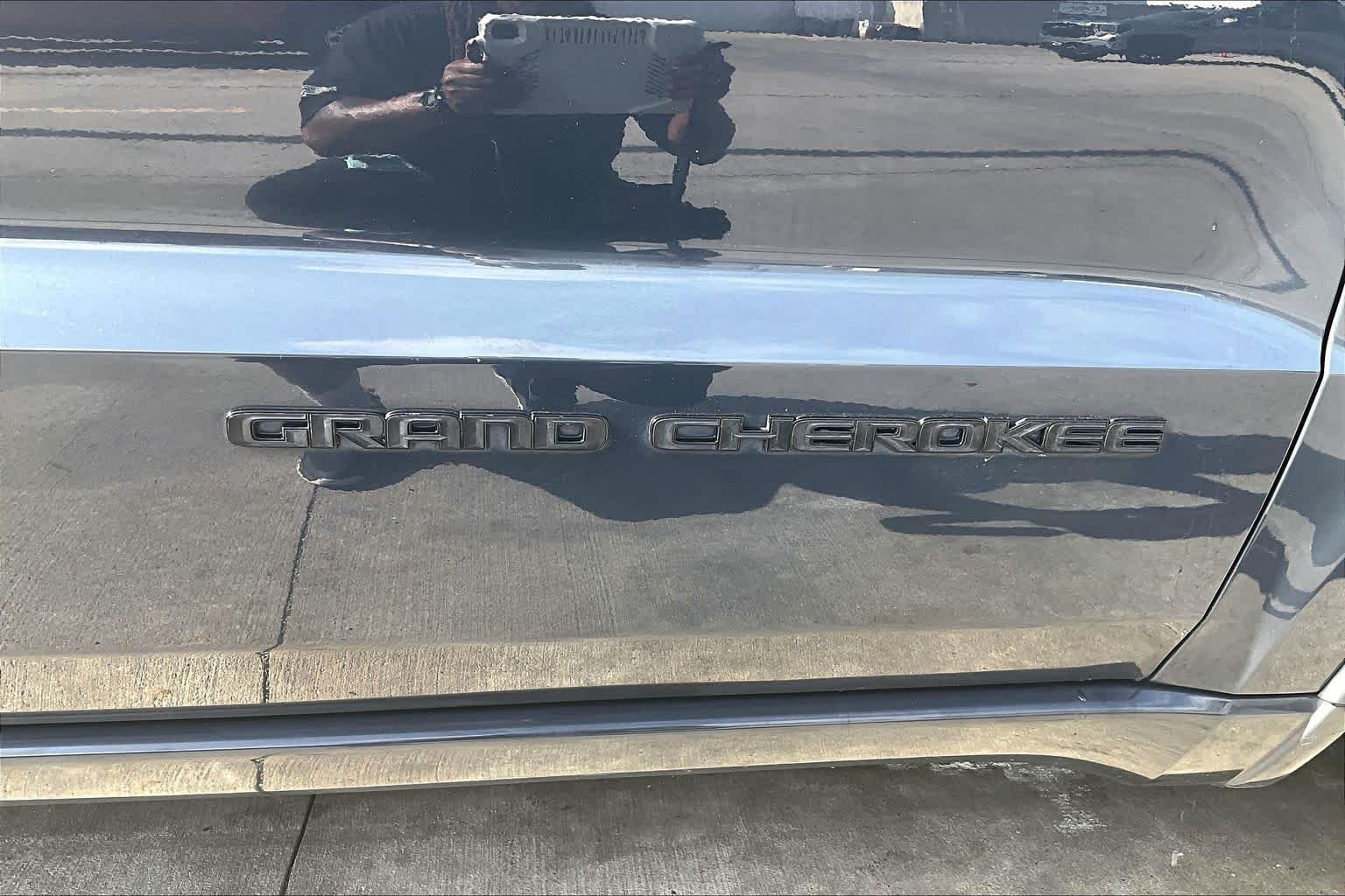 Used 2018 Rhino Clear Coat Jeep Altitude image 31