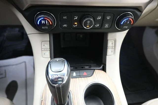 Certified Used 2019 White Frost Tri-Coat GMC Denali image 17