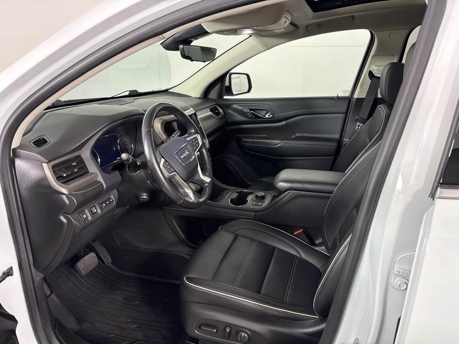 Used 2021 Summit White GMC Denali image 5