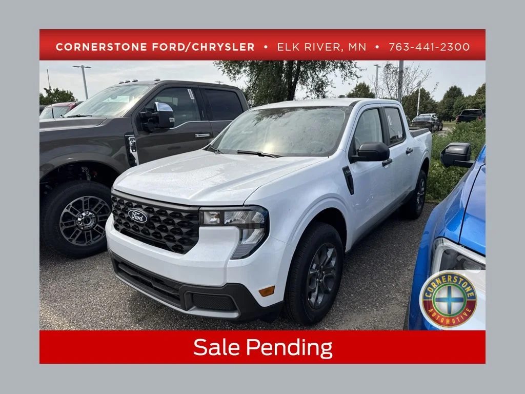 New 2026 Oxford White Ford XLT image 1