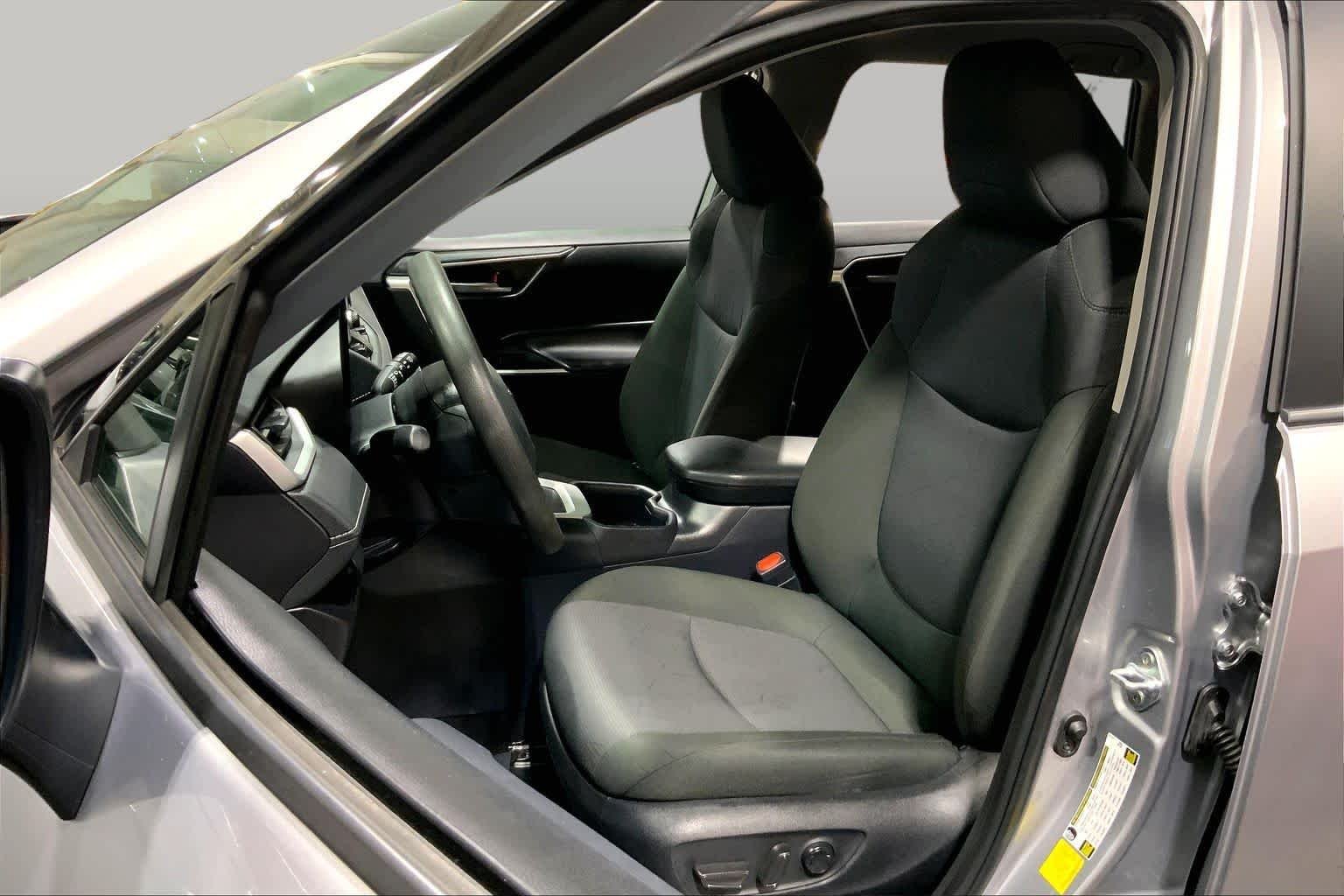 Used 2025 Silver Sky Metallic Toyota Hybrid XLE image 8