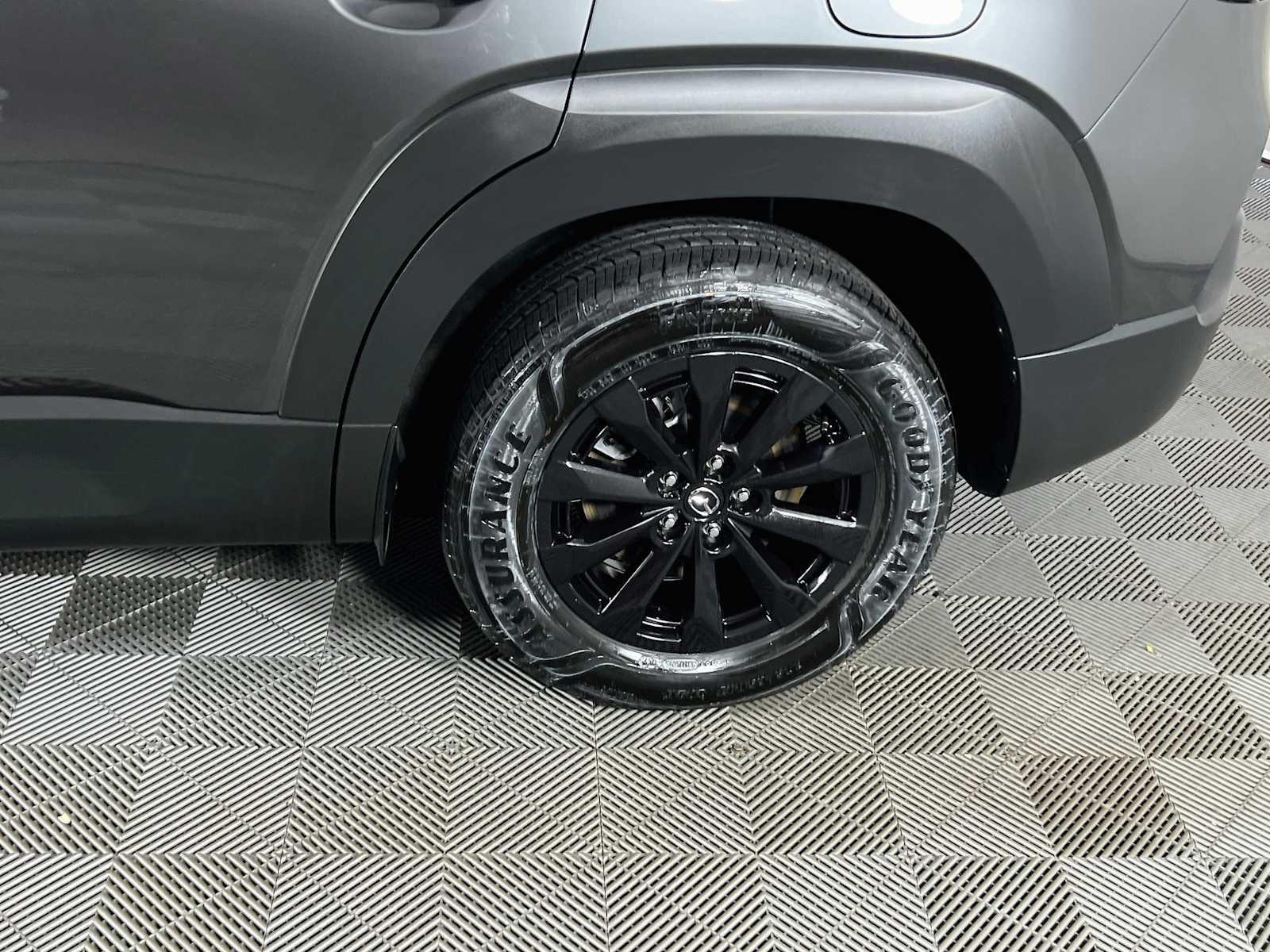 Used 2025 Machine Gray Metallic Mazda Preferred Package image 31