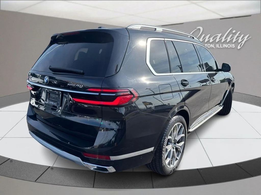 Used 2025 Black Sapphire Metallic BMW xDrive40i image 4