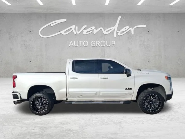 Used 2023 IRIDESCENT PEARL TRICOAT Chevrolet LTZ image 18