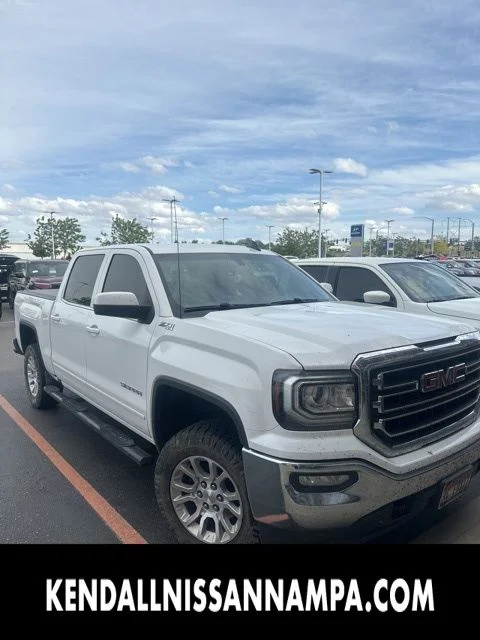 2017 GMC Sierra 4WD Crew Cab Short Box SLE's photo