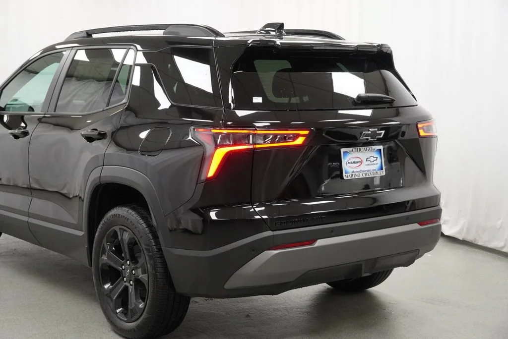 New 2027 Mosaic Black Metallic Chevrolet LT image 37