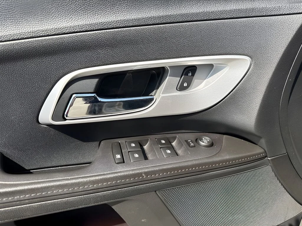 Used 2016 Gold Chevrolet LT image 21