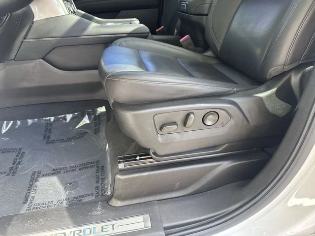 Used 2023 White Chevrolet Z71 image 32
