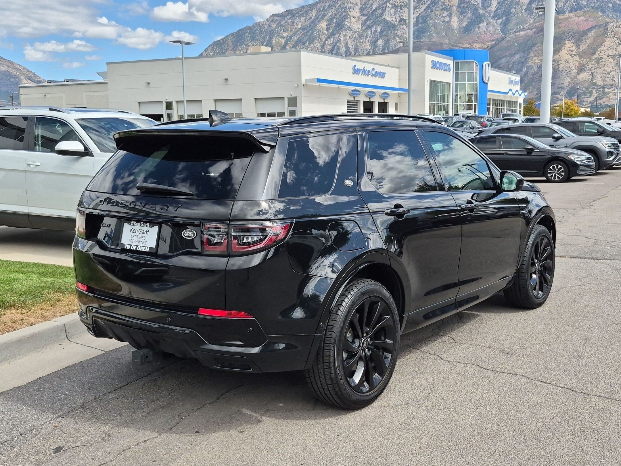 Used 2022 Santorini Black Metallic Land Rover S R-Dynamic image 3