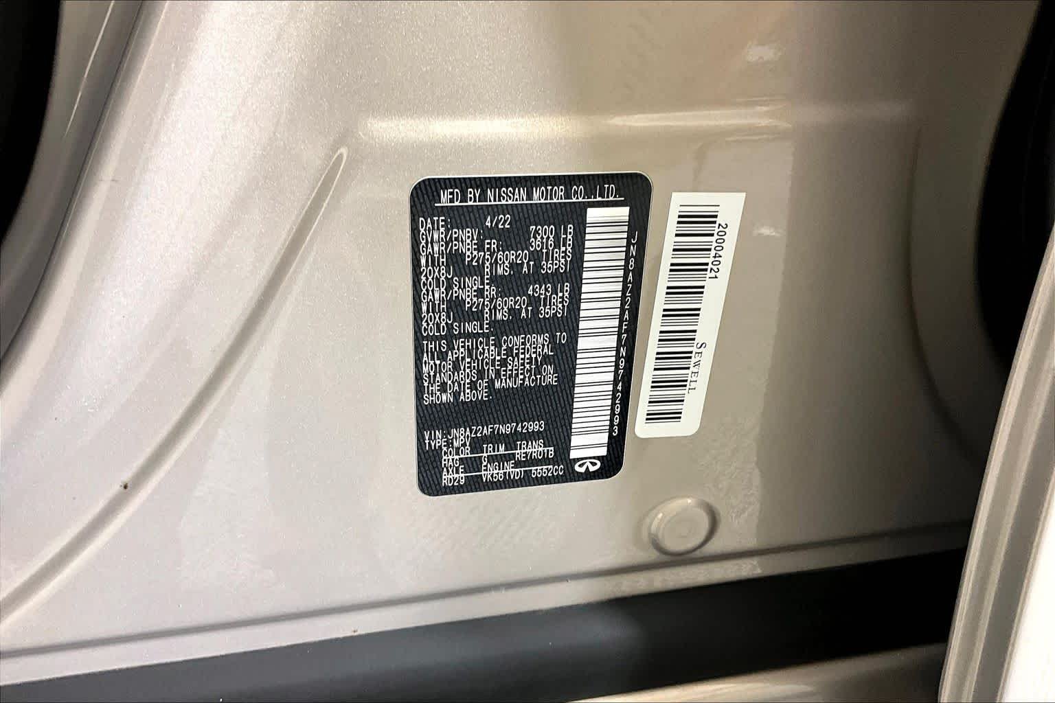 Used 2022 Champagne Quartz INFINITI LUXE image 33