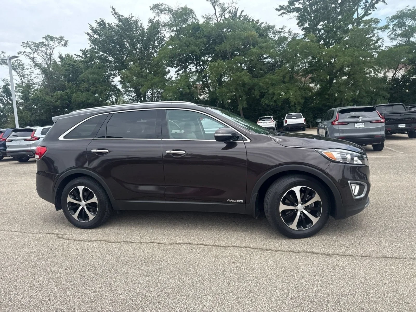 Used 2018 Polished Walnut Kia EX V6 image 26