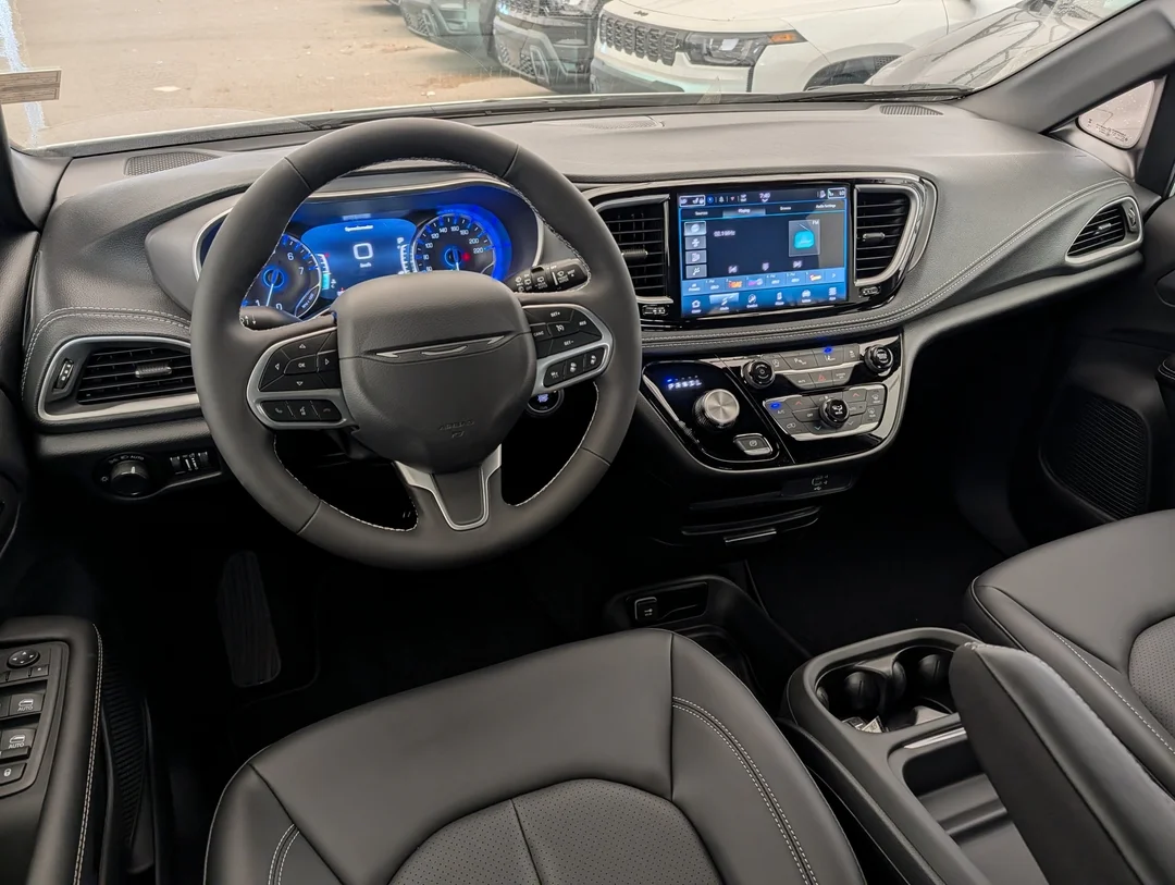 New 2027 White Chrysler Select - - AWD - 3.6L Pentastar V6 - Safety Sphere Pkg - Power Sunroof & More! image 24