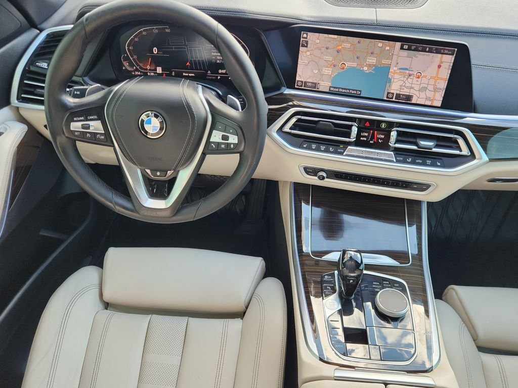 Used 2019 White Metallic BMW xDrive40i image 27
