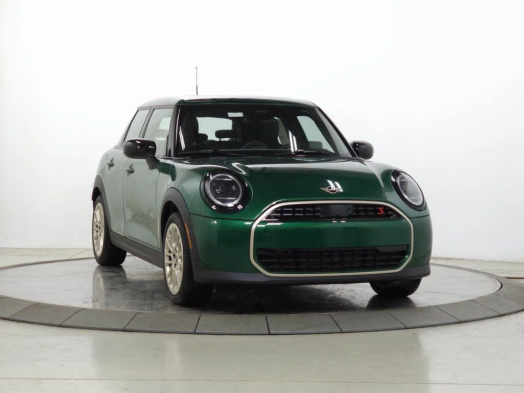 2026 MINI Hardtop Cooper S Signature's photo