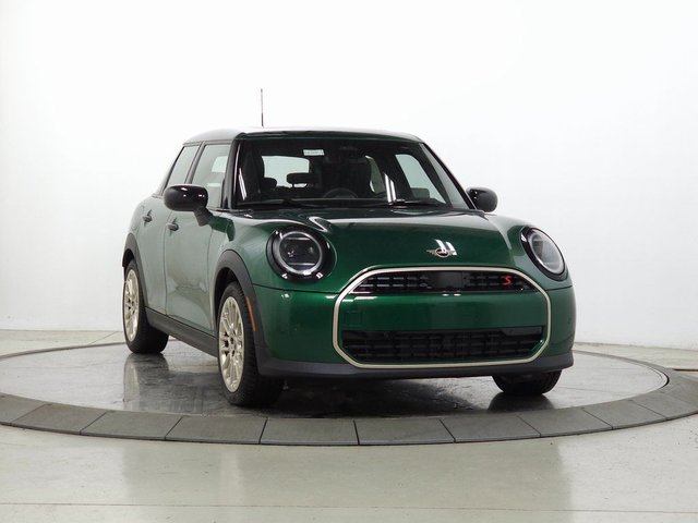 2026 MINI 4 Door Signature Plus