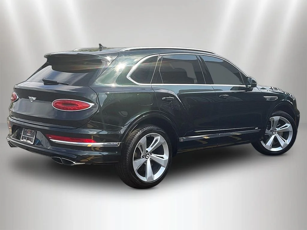 Used 2021 Midnight Emerald Bentley V8 image 6