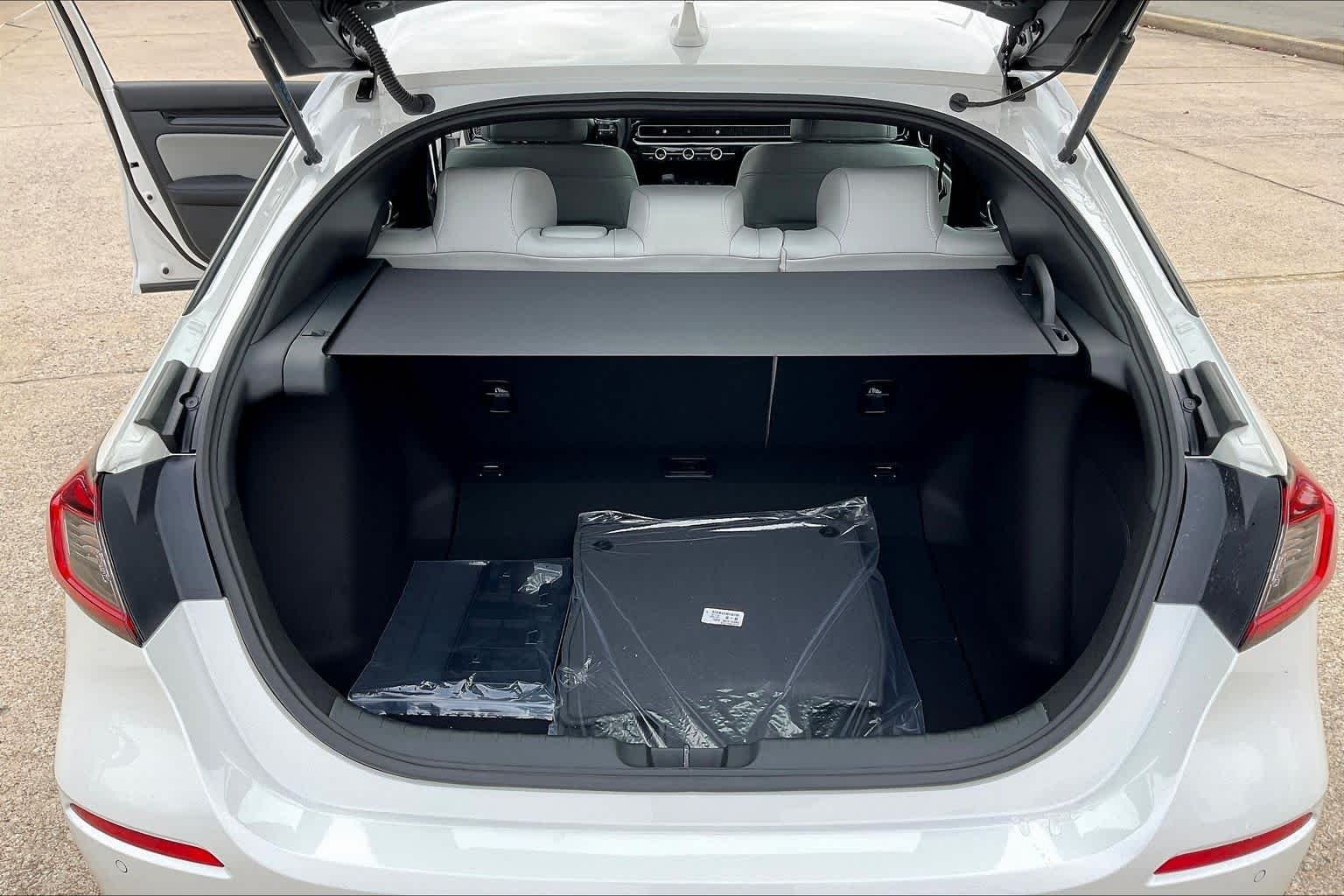 2026 Honda Civic Hatchback Sport Touring - Photo 18