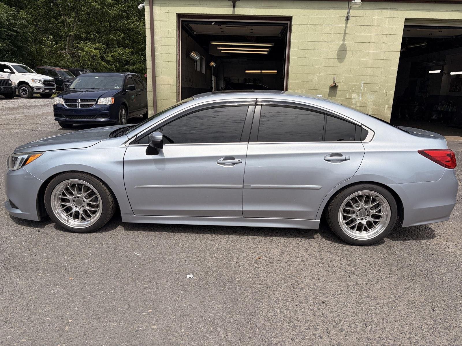 Used 2015 Ice Silver Metallic Subaru 3.6R Limited image 5
