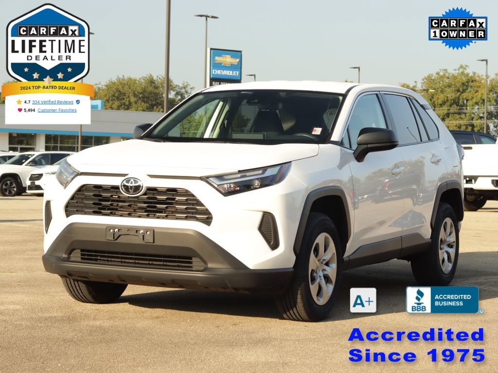Used 2025 Ice Cap Toyota LE image 3
