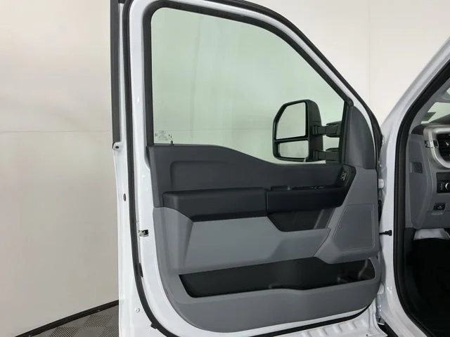 New 2026 Oxford White Ford XL image 12
