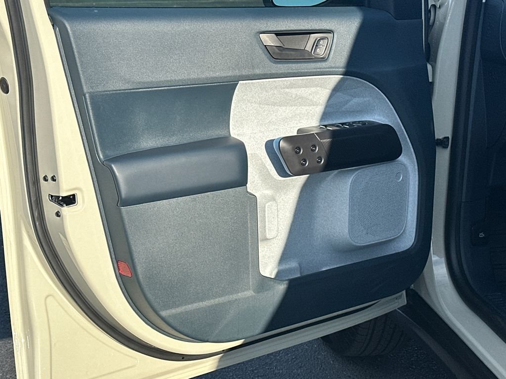 New 2025 Desert Sand Ford XLT image 10