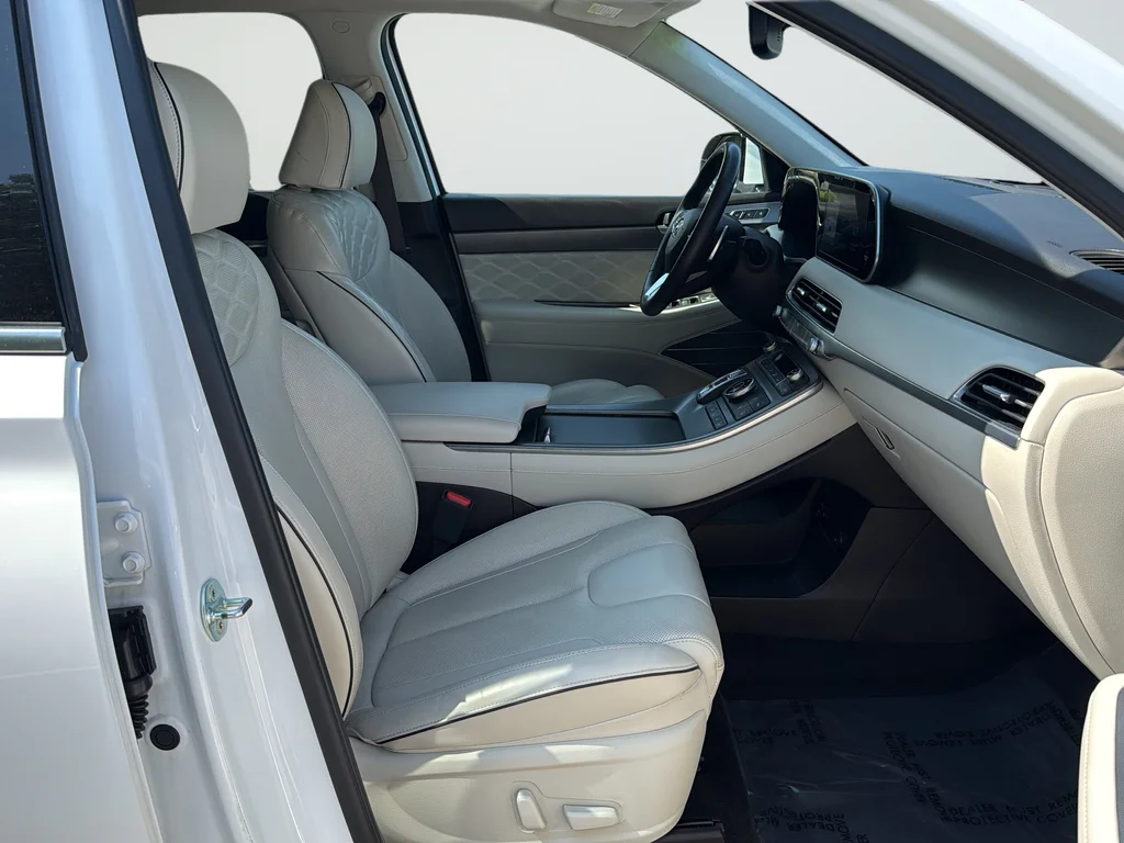 Used 2021 White Hyundai Calligraphy image 22