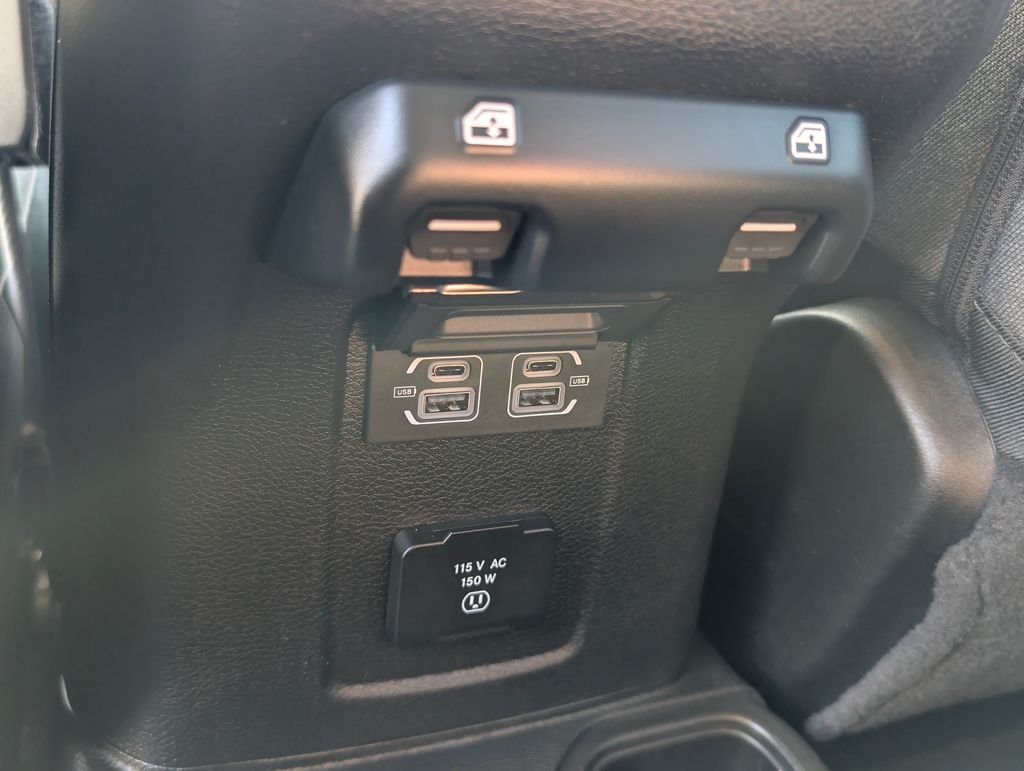 2025 Jeep Wrangler 4-Door Sahara - Photo 15