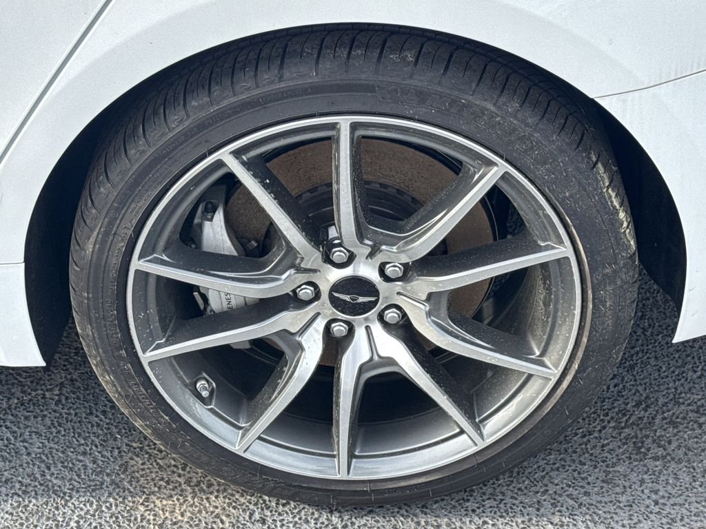 Used 2025 White Genesis 2.5T image 19