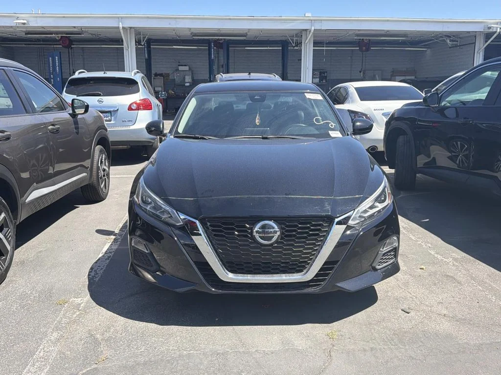 Used 2021 SUPER BLACK Nissan 2.5 SR image 2