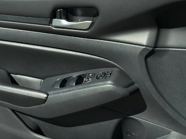 Used 2025 Gray Nissan 2.5 SV image 33