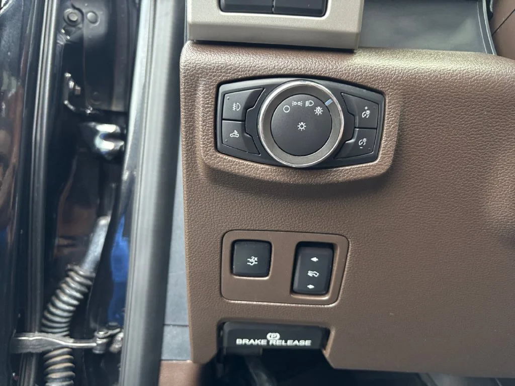 Used 2022 Black Ford King Ranch image 37