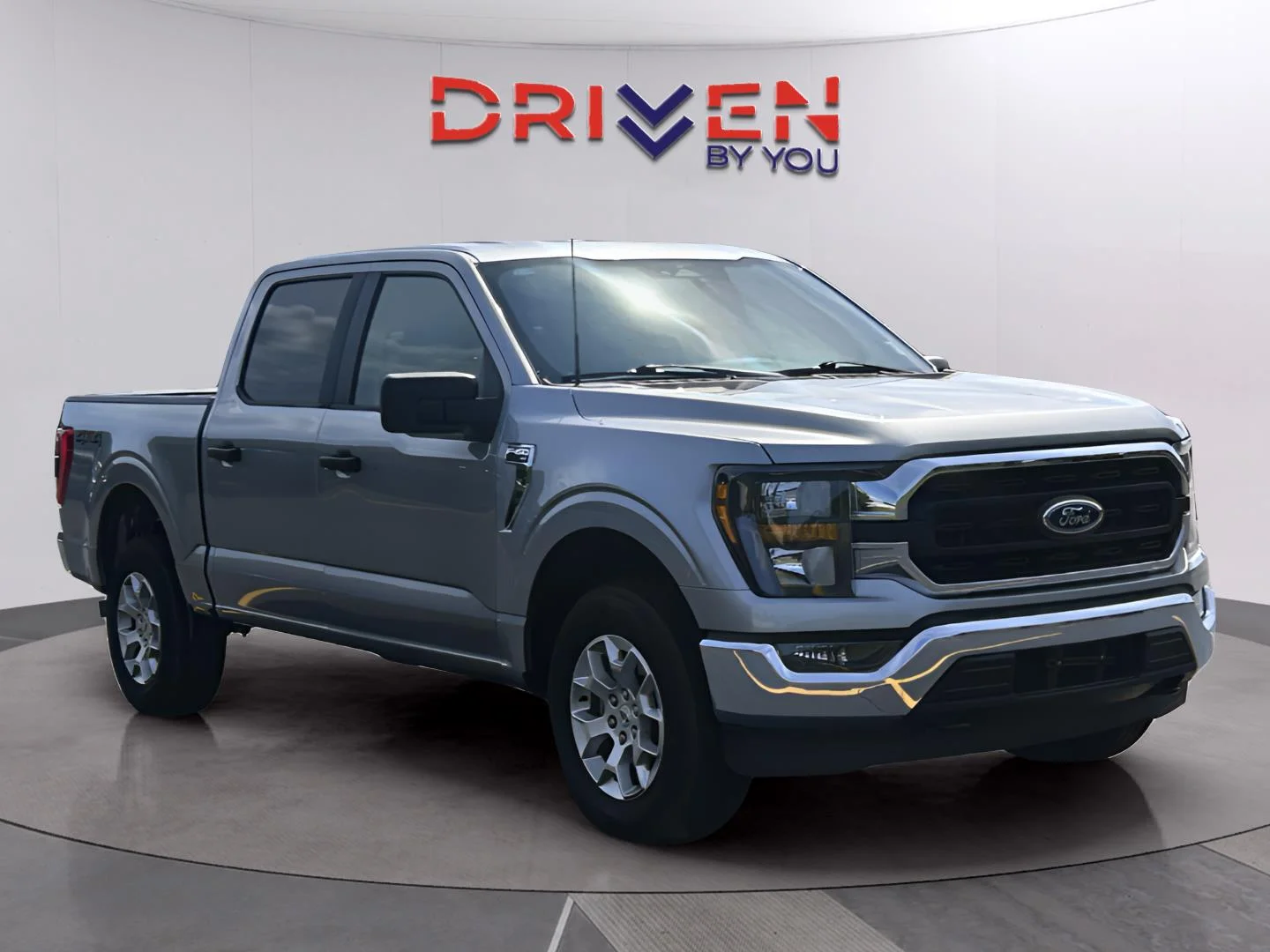 Used 2023 Iconic Silver Ford XLT image 7