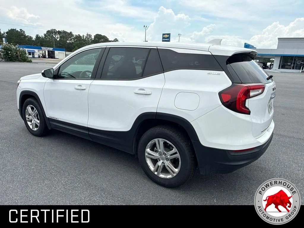 Used 2024 White GMC SLE image 5