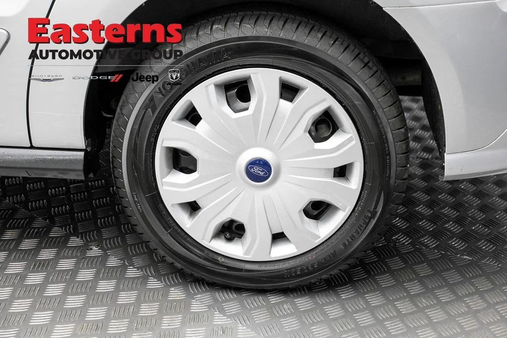 Used 2021 Silver Ford XLT image 10