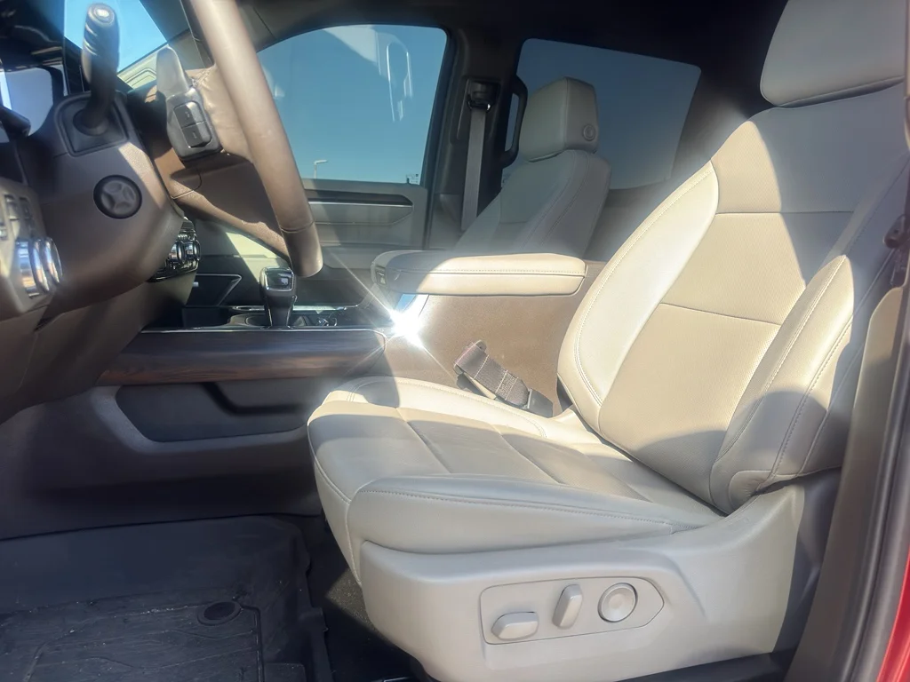 Used 2025 Volcanic Red Tintcoat GMC SLT image 14